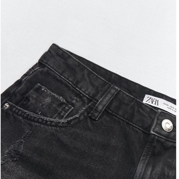 ZARA LOW RISE RIPPED DENIM SHORTS - Picture 2 of 5